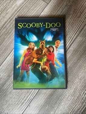 Scooby-Doo DVD Movie – Colorful Cast Artwork